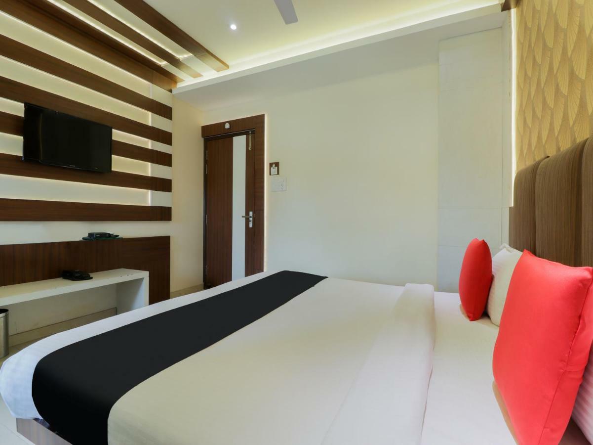 Capital O 46218 Royal Cottage Suite Kanpur Bagian luar foto