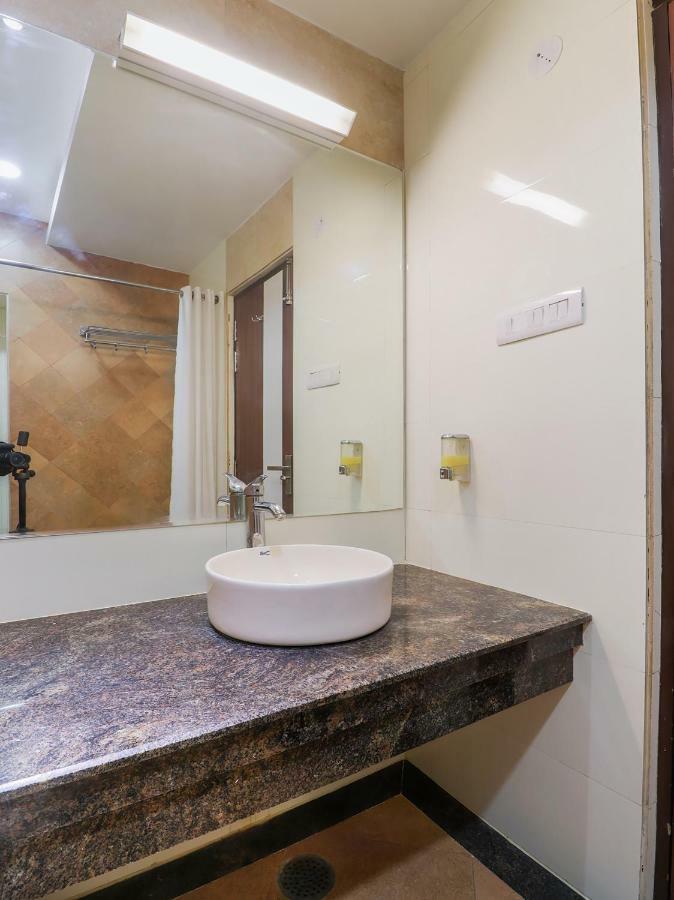 Capital O 46218 Royal Cottage Suite Kanpur Bagian luar foto