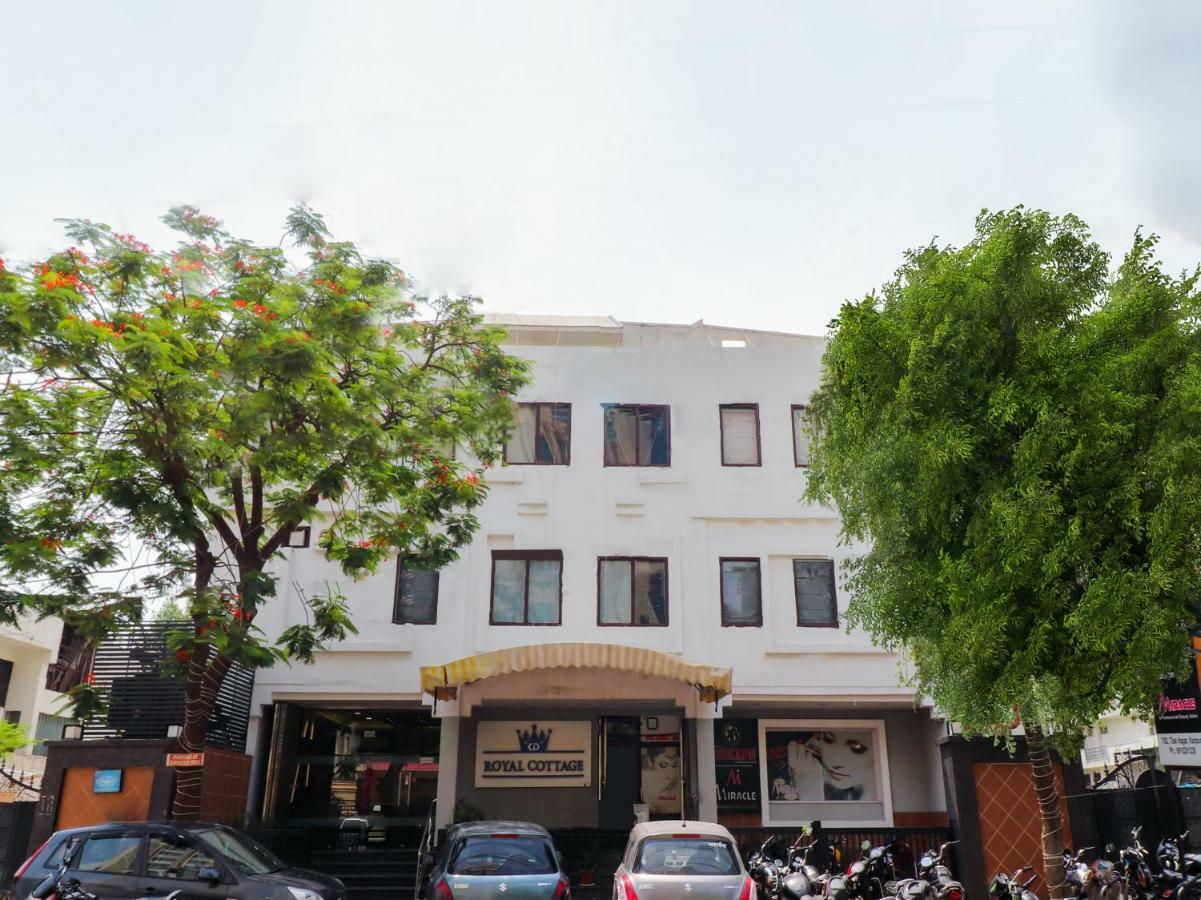 Capital O 46218 Royal Cottage Suite Kanpur Bagian luar foto