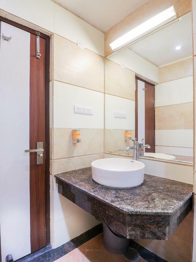 Capital O 46218 Royal Cottage Suite Kanpur Bagian luar foto