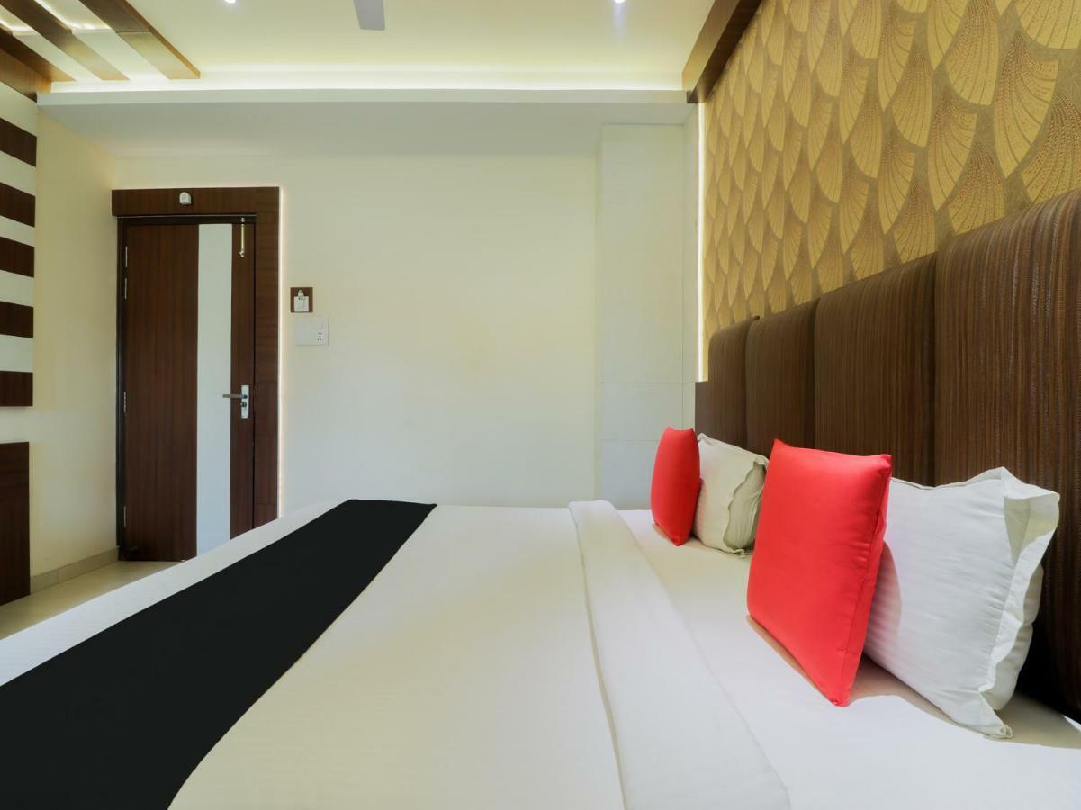 Capital O 46218 Royal Cottage Suite Kanpur Bagian luar foto