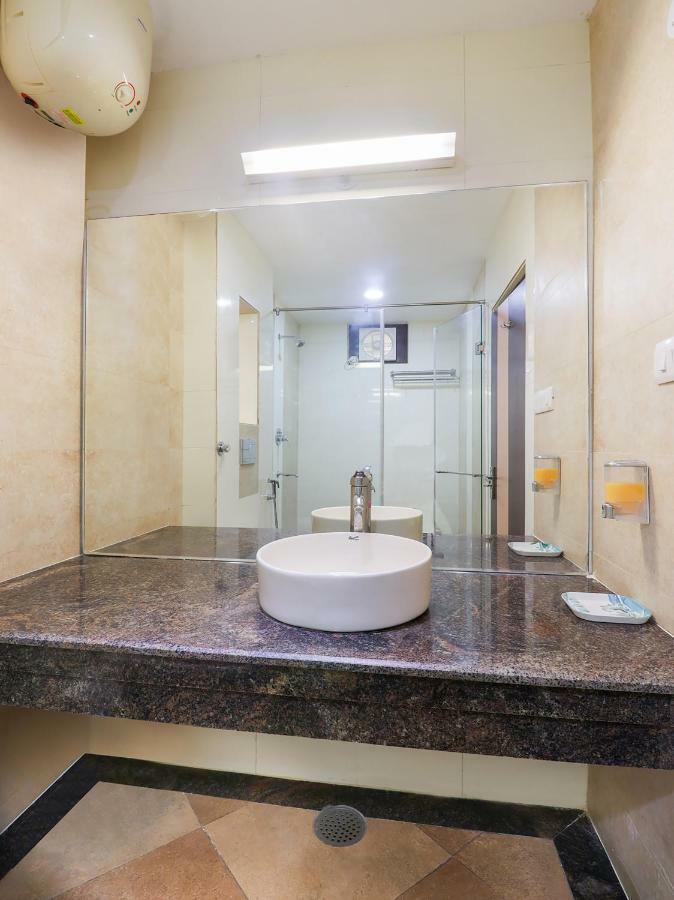 Capital O 46218 Royal Cottage Suite Kanpur Bagian luar foto