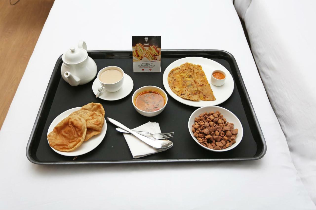 Capital O 46218 Royal Cottage Suite Kanpur Bagian luar foto